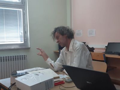 Panel rasprava na temu ovisnosti o alkoholu