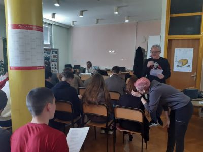 Panel rasprava na temu ovisnosti o alkoholu