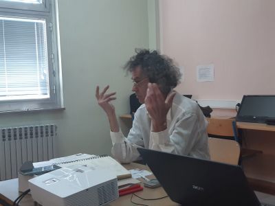 Panel rasprava na temu ovisnosti o alkoholu