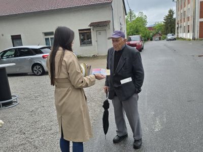 U Gračacu održana javna akcija o pravima potrošača