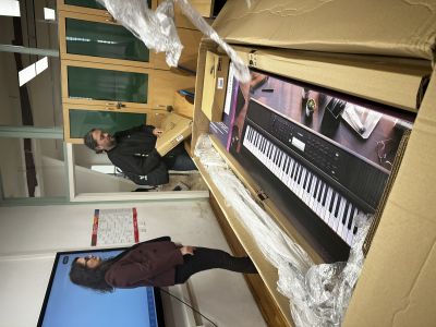 Podijeljeni instrumenti učenicima OŠ Kistanje u sklopu programa “Slavimo glazbu” Podijeljeni instrumenti učenicima OŠ Kistanje u sklopu programa “Slavimo glazbu”