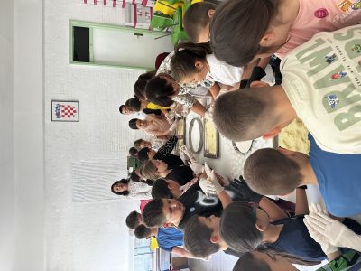 Učenici OŠ Domovinske zahvalnosti volontirali povodom obilježavanja kampanje Hrvatska volontira